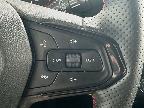 Used 2024 Chevrolet Trax RS w/ Driver Confidence Package FWD image 30