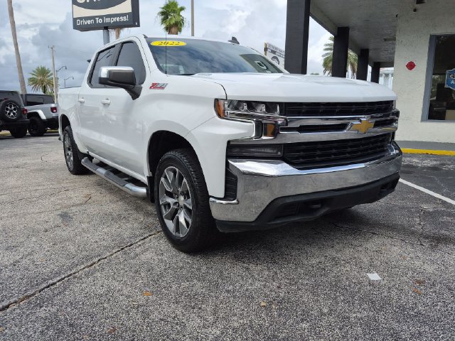 Used 2022 Chevrolet Silverado 1500 LT AWD/4WD image 3