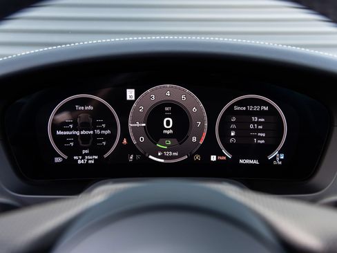 Certified 2025 Porsche 911 Targa 4 GTS AWD/4WD image 14