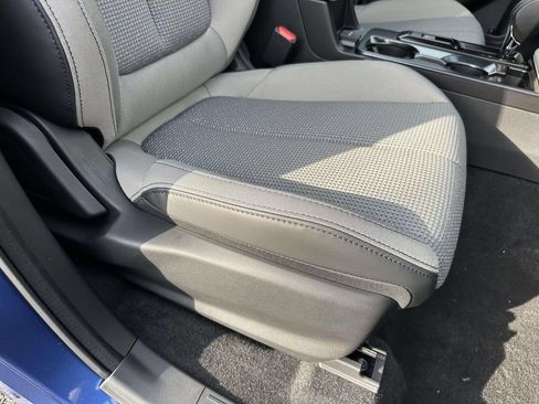 Used 2026 Subaru Forester Premium AWD/4WD image 9