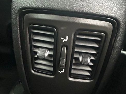 Used 2024 Dodge Durango SXT w/ SXT Blacktop Group image 19