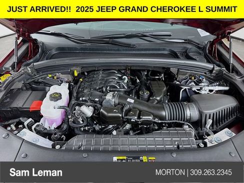 New 2025 Jeep Grand Cherokee L Summit w/ Luxury Tech Group V image 32