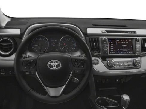 Used 2018 Toyota RAV4 Limited image 7