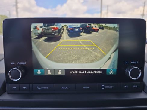 Certified 2025 Honda Pilot Sport image 18