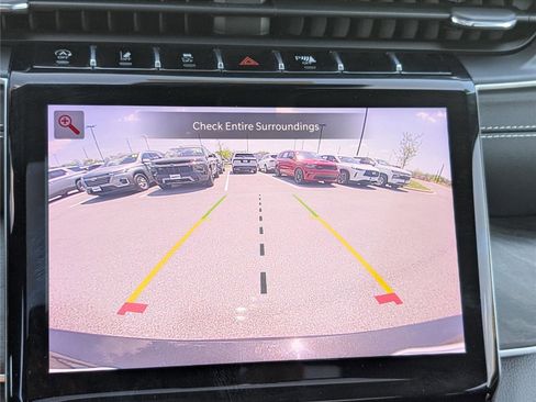 Used 2023 Jeep Grand Cherokee L Limited AWD/4WD image 35