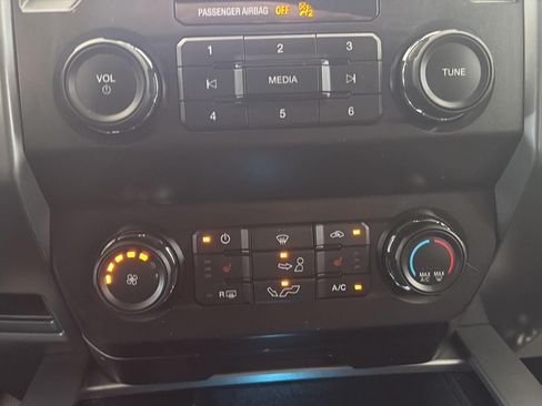 Used 2019 Ford F150 XLT w/ Equipment Group 302A Luxury AWD/4WD image 19