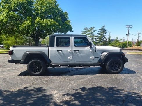 Used 2020 Jeep Gladiator Sport w/ Quick Order Package 24S AWD/4WD image 4