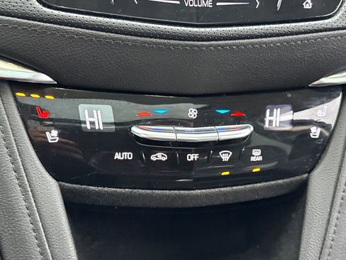 Used 2019 Cadillac XT5 Premium Luxury image 28