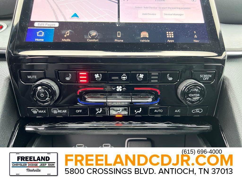 Used 2024 Jeep Grand Cherokee Overland w/ Luxury Tech Group IV AWD/4WD image 25