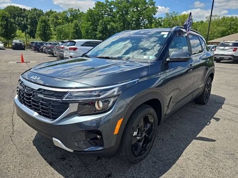 Certified 2026 Kia Seltos EX w/ EX Sunroof Package AWD/4WD image 3