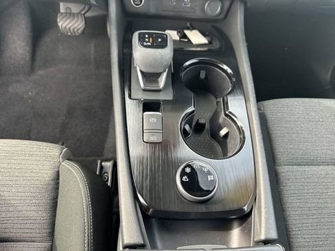 Certified 2022 Nissan Rogue SV image 25