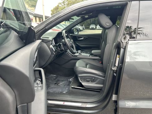 Used 2021 Audi Q8 Premium Plus w/ Premium Plus Package image 2