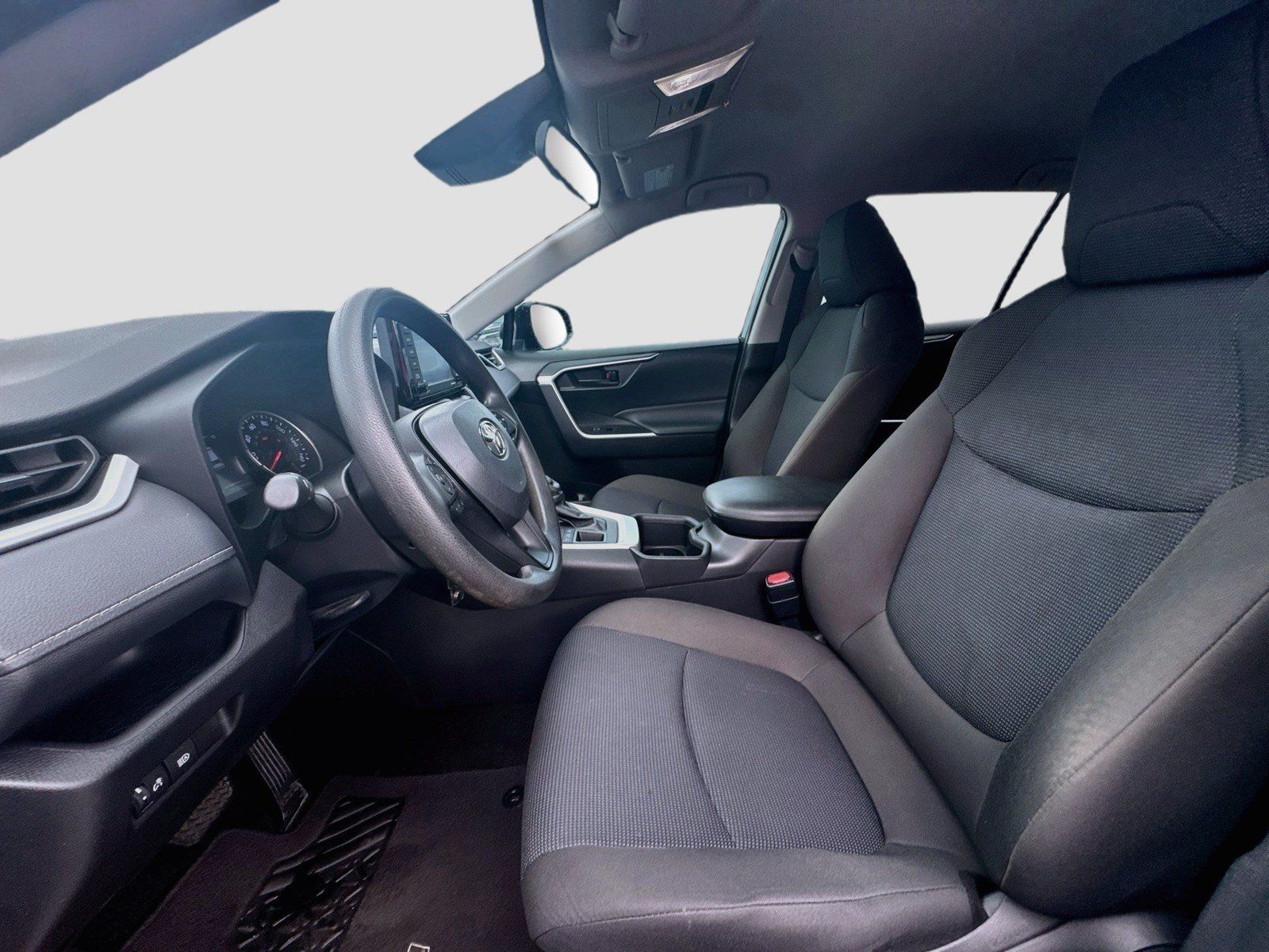 Used 2022 Toyota RAV4 LE AWD/4WD image 21