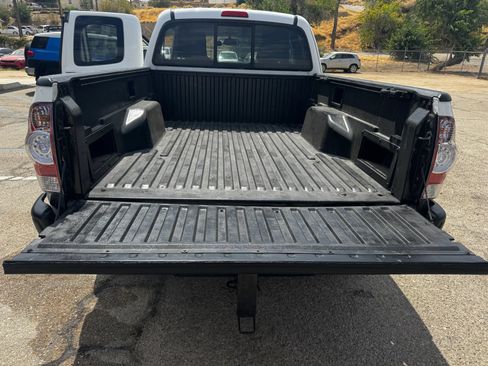 Used 2011 Toyota Tacoma PreRunner w/ SR5 Pkg #2 RWD image 10