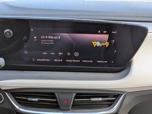 Used 2024 Buick Encore GX Avenir w/ Avenir Convenience Package AWD/4WD image 19