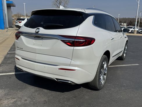 Used 2021 Buick Enclave Avenir w/ Avenir Technology Package image 4