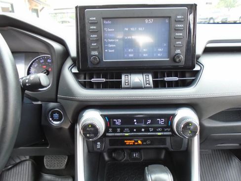 Used 2019 Toyota RAV4 XLE Premium FWD image 14