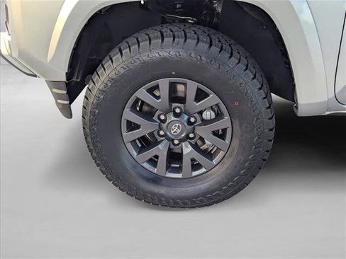Certified 2023 Toyota Tacoma SR5 w/ Technology Package AWD/4WD image 22
