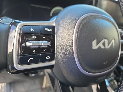 Used 2023 Kia Sorento SX Prestige image 13