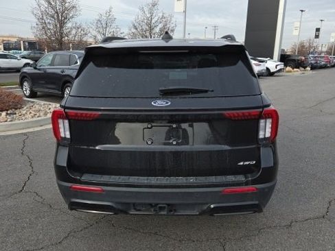 Used 2025 Ford Explorer ST-Line image 5