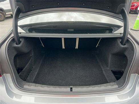 Used 2023 BMW 330i Sedan w/ M Sport Package image 18