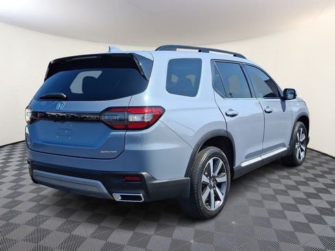 Used 2023 Honda Pilot Touring image 7
