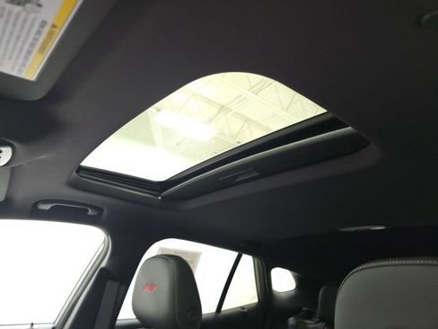 Certified 2026 Chevrolet Trax RS w/ Sunroof Package image 22