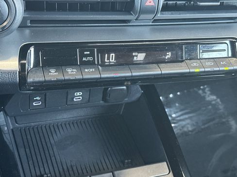 Used 2024 Toyota Prius LE image 18