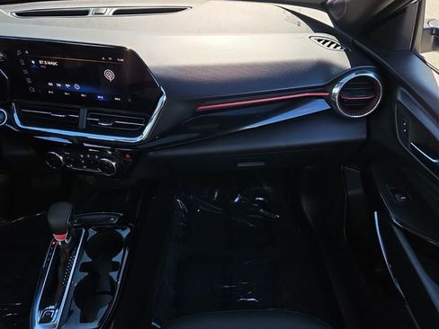 Used 2025 Chevrolet Trax RS w/ Sunroof Package image 10