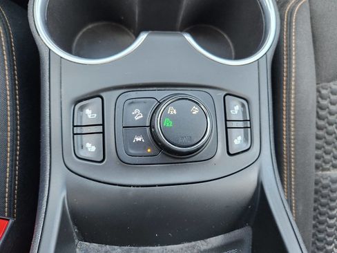 Used 2021 GMC Terrain SLE w/ Driver Convenience Package image 25