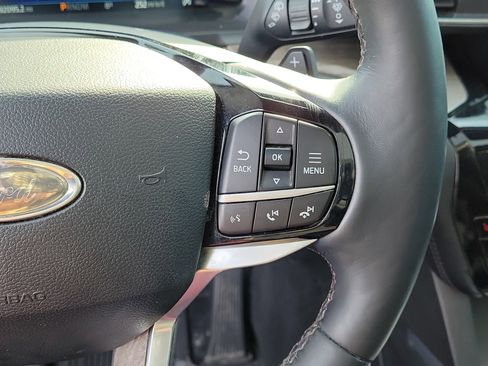 Certified 2021 Ford Explorer Platinum w/ Equipment Group 601A image 27