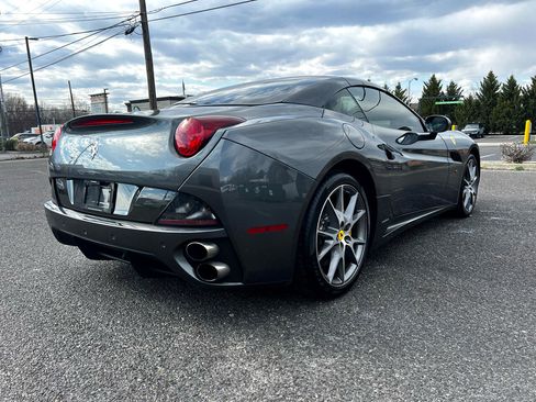 Used 2012 Ferrari California image 5