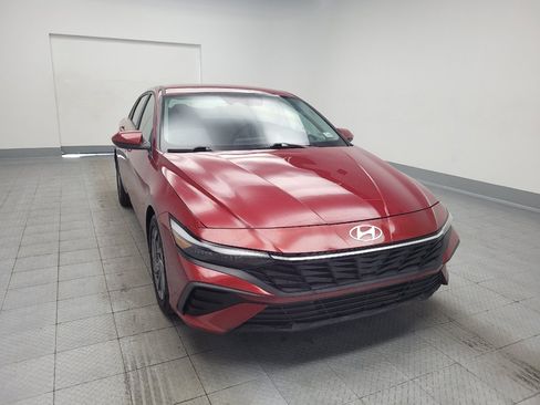 Used 2024 Hyundai Elantra SEL FWD image 14