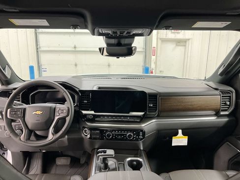 Used 2024 Chevrolet Silverado 1500 High Country w/ High Country Premium Package AWD/4WD image 10