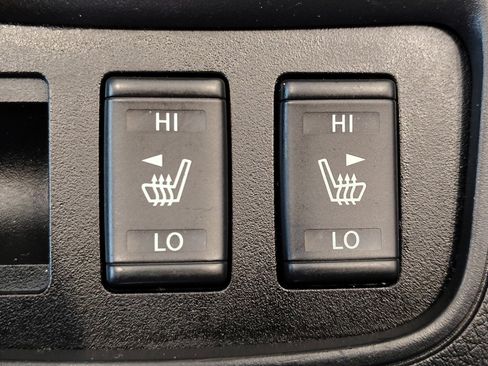 Used 2016 Nissan Sentra SR FWD image 24