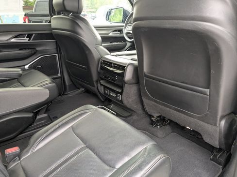 Used 2024 Jeep Wagoneer Series II AWD/4WD image 22