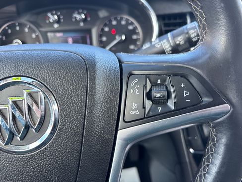Used 2020 Buick Encore Preferred image 24
