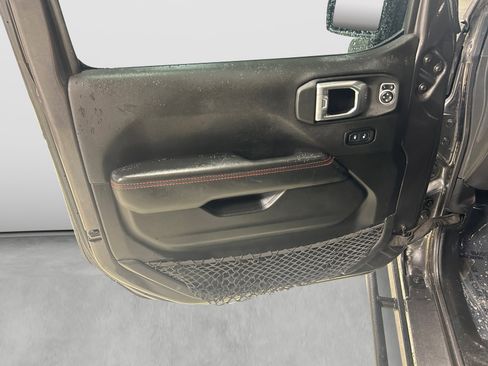 Used 2022 Jeep Gladiator Rubicon w/ Cold Weather Group AWD/4WD image 9