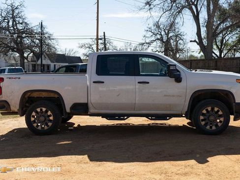 Used 2024 Chevrolet Silverado 2500 Custom w/ Custom Convenience Package image 4