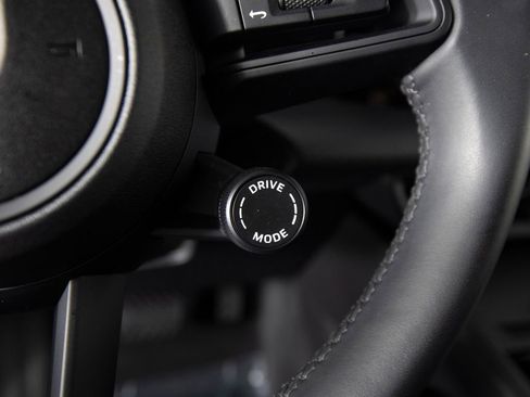 Certified 2025 Porsche Macan 4 Electric image 25