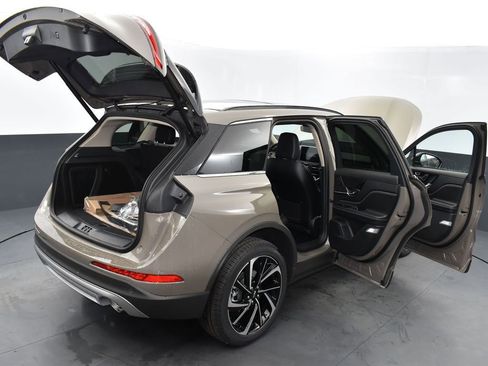 New 2025 Lincoln Corsair Reserve image 33