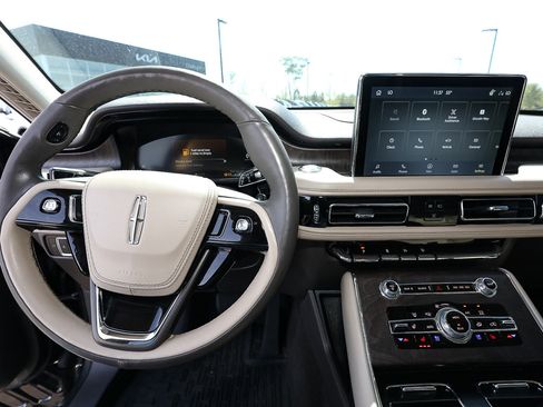 Certified 2023 Lincoln Aviator Reserve w/ Equipment Group 201A AWD/4WD image 14