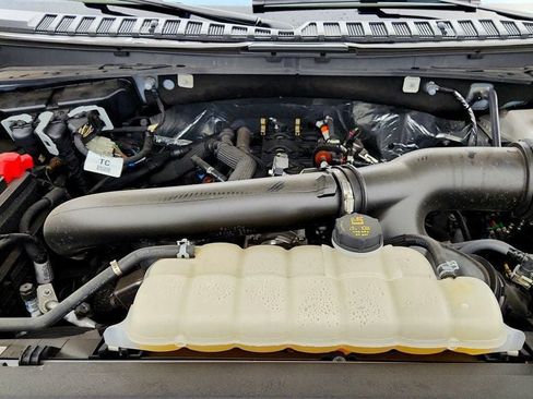 Used 2025 Ford Expedition Tremor AWD/4WD image 29