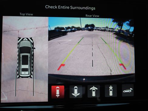 New 2025 Chrysler Pacifica Select w/ Uconnect Theater Family Group image 22