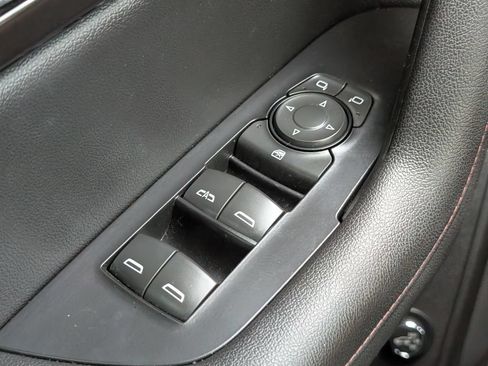 Used 2021 Chevrolet Blazer RS w/ Enhanced Convenience Package FWD image 10