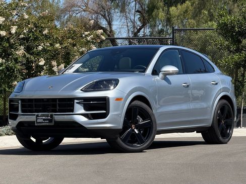 Used 2026 Porsche Cayenne Coupe AWD/4WD image 1