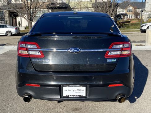 Used 2015 Ford Taurus SHO image 5