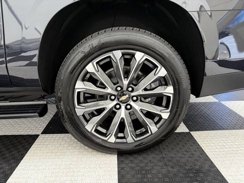 New 2025 Chevrolet Suburban High Country image 13