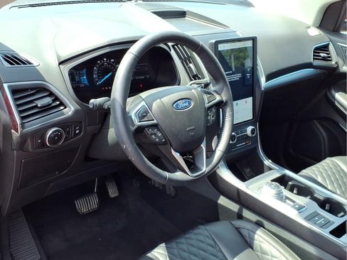 Used 2023 Ford Edge Titanium AWD/4WD image 18