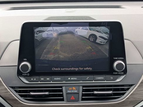 Used 2025 Nissan Altima 2.5 SV image 27